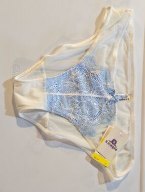 Xhilaration Women's Cream & Light Blue Lace Bikini Panty